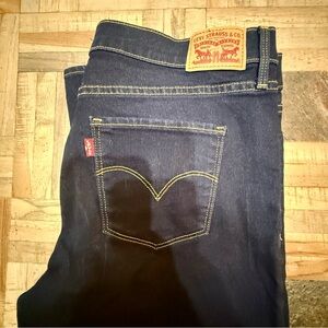 NWOT LEVI'S Demi Curve Classic Rise Slim Jeans Women's Dark Wash